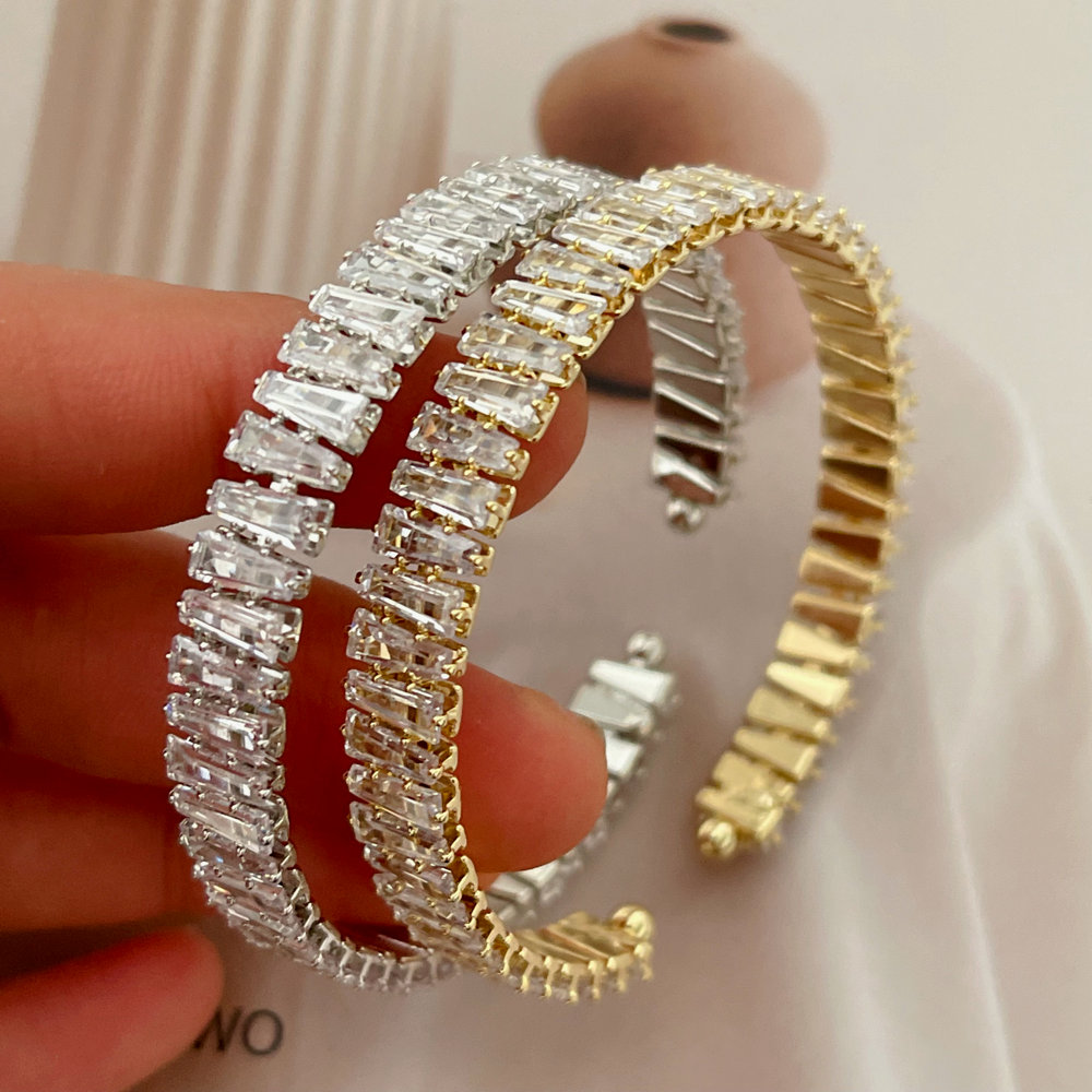 Pave zircon fashion bangle
