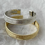 Metal fashion bangle
