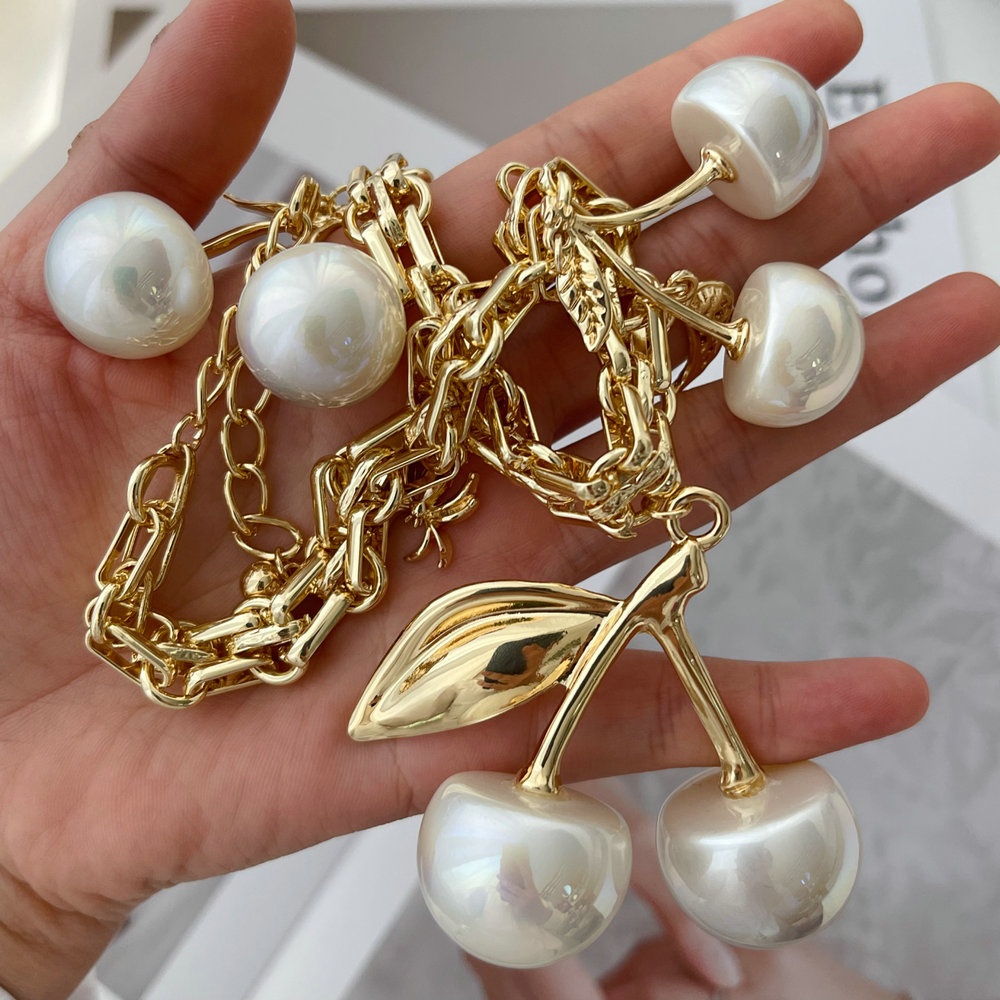 Pearl cherry pendant necklace