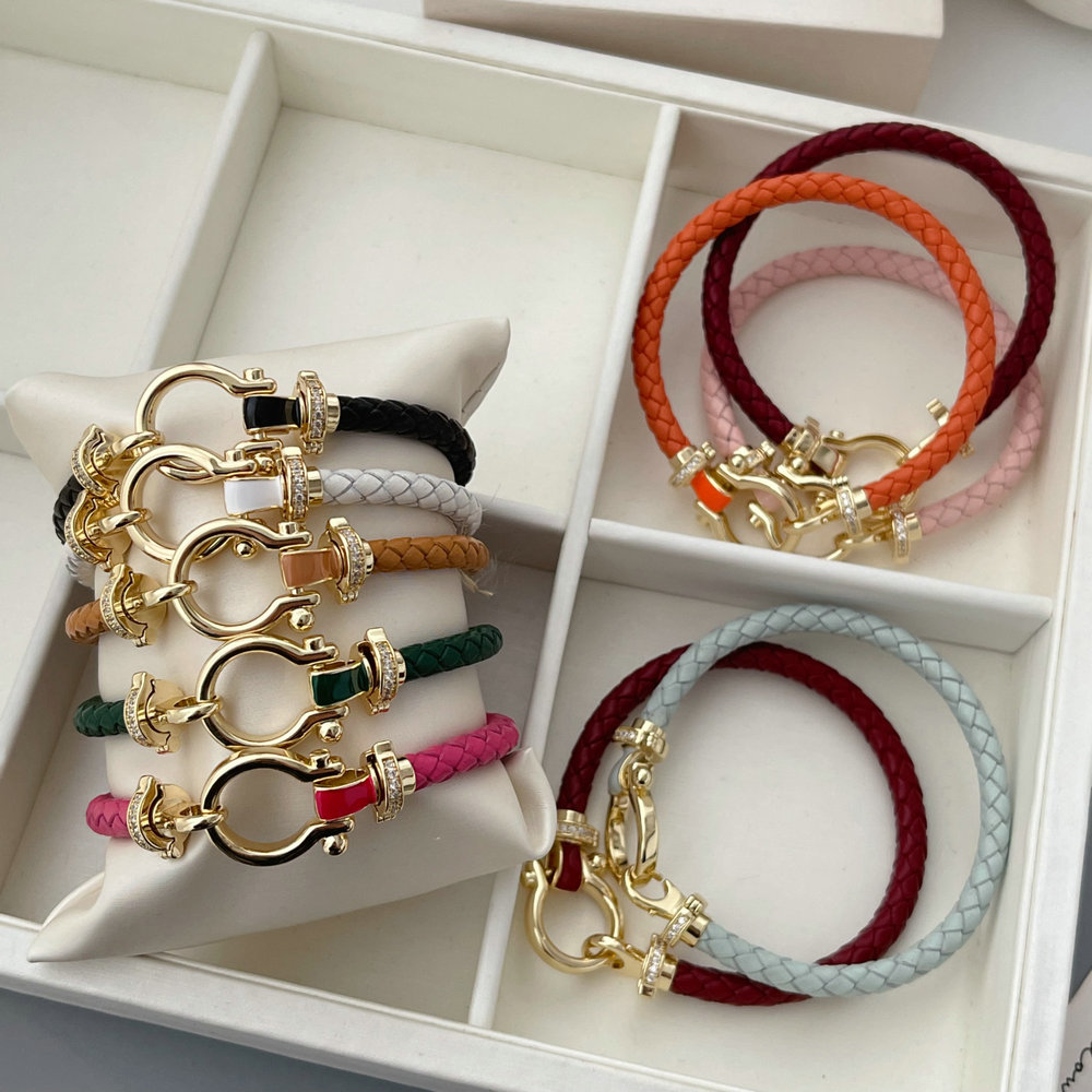 Leather fashion bracelet