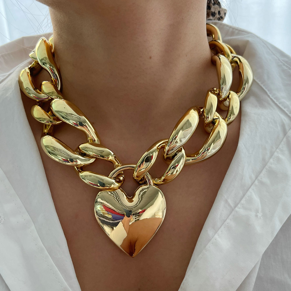 Chunky chain heart necklace