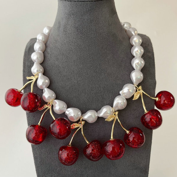 Platic pearl chherry pendant necklace