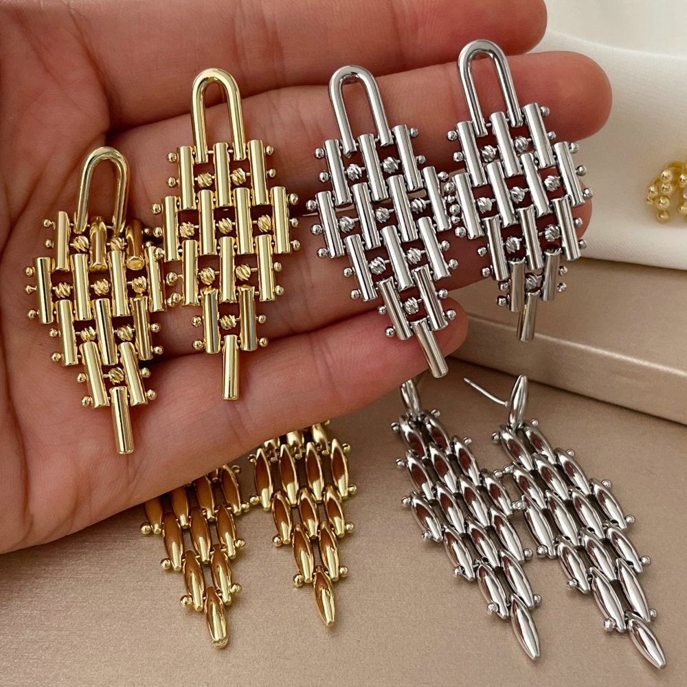 Metal wave earrings