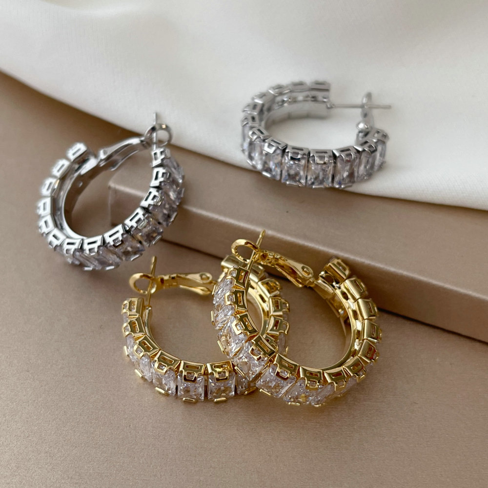 Pave zircon fashion hoop