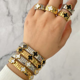 Clover bracelet with clover ring