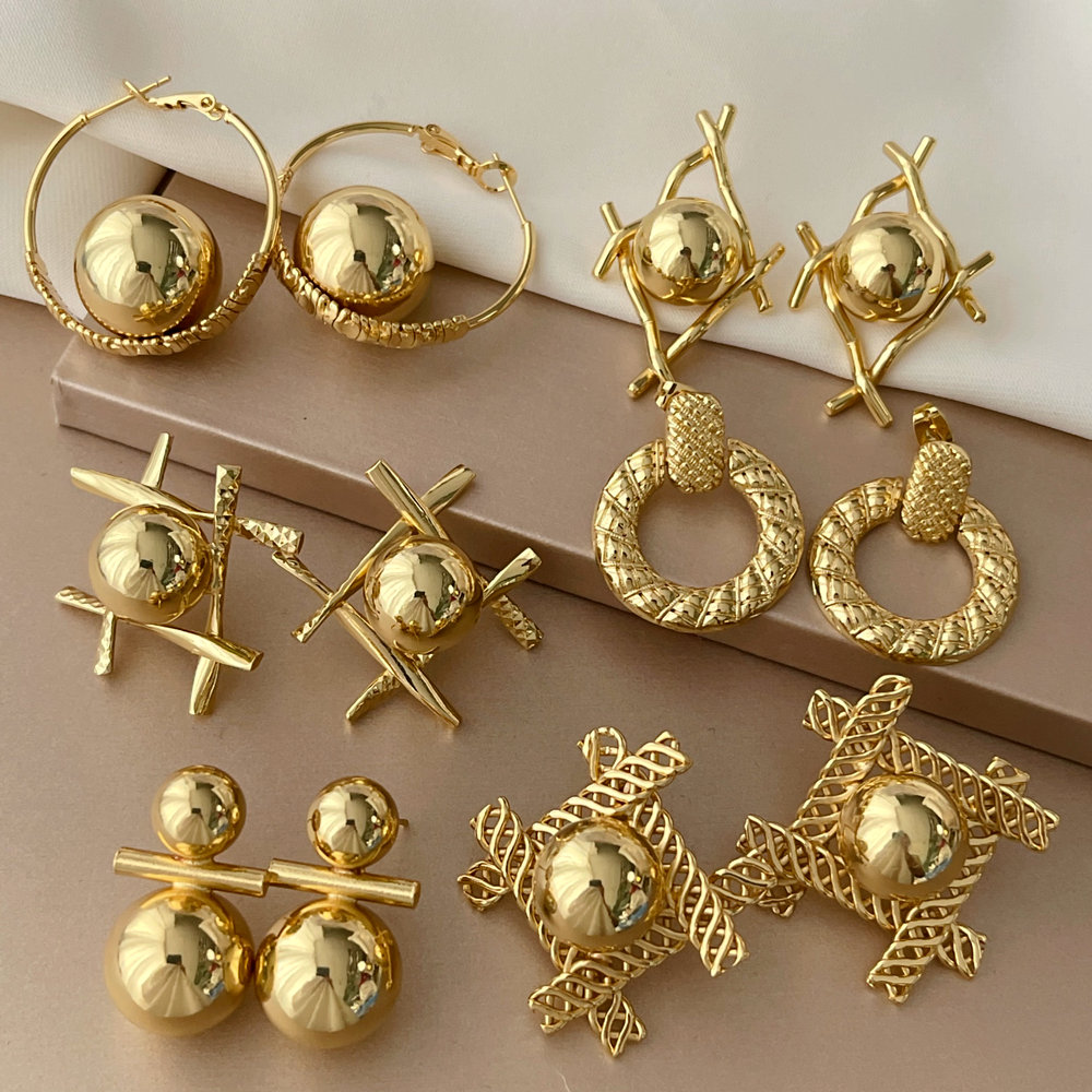 Fashion metal ball earrings