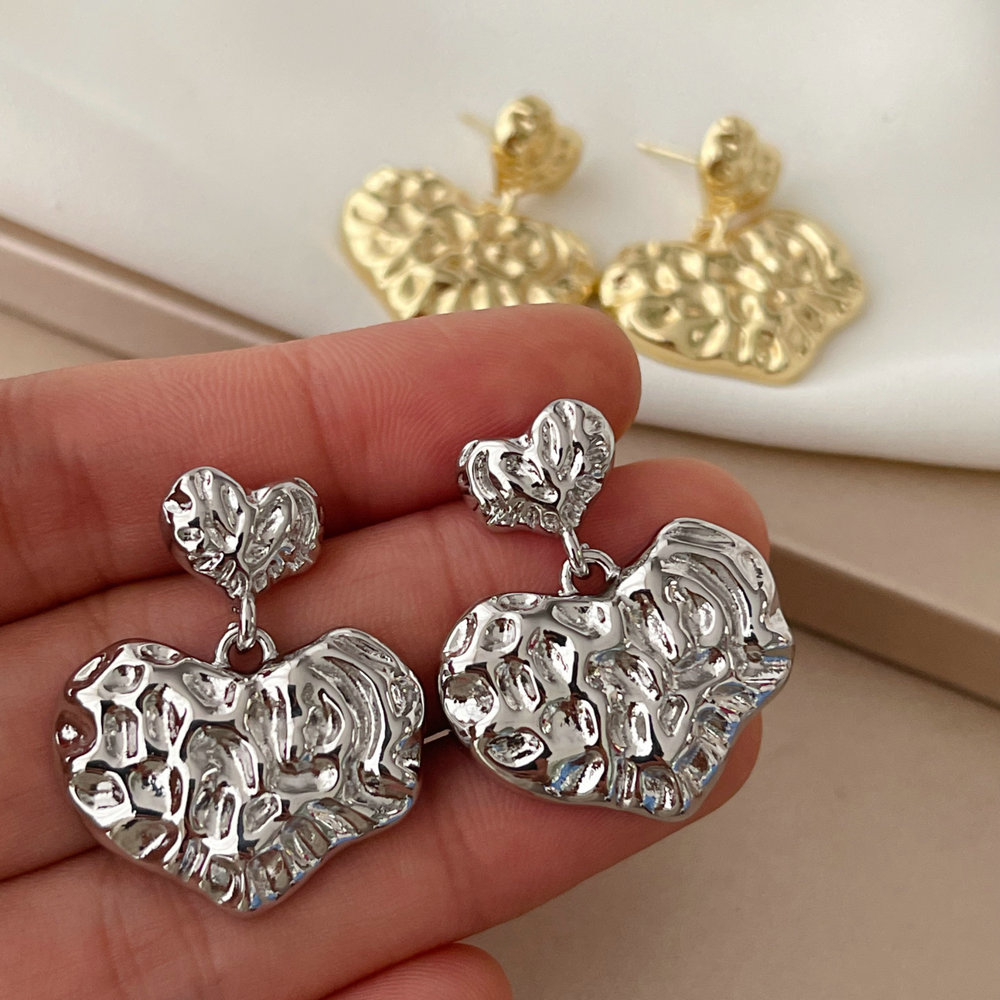 Metal heart earrings