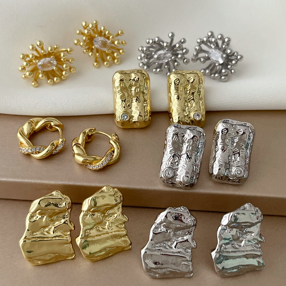 Simple fashion earrings