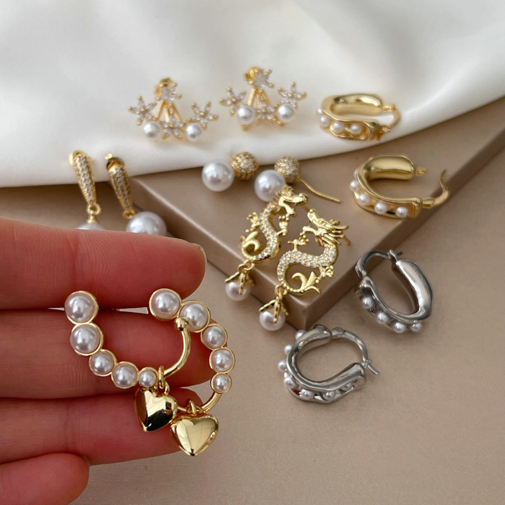 Fashion pearl earrings