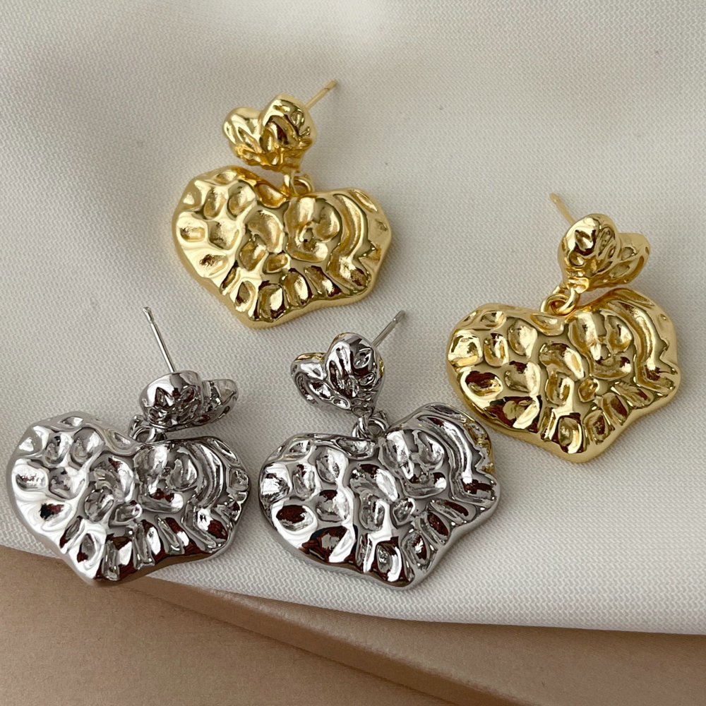 Metal heart earrings