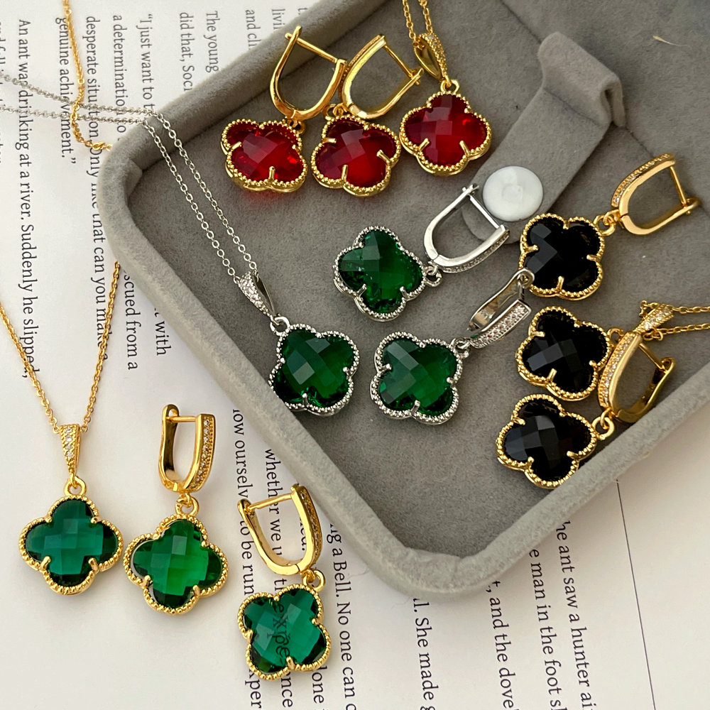 Clover set jewelry
