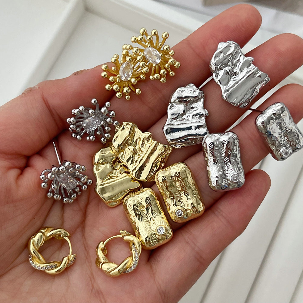 Simple fashion earrings