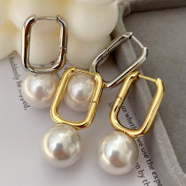 Pearl drop square earrings