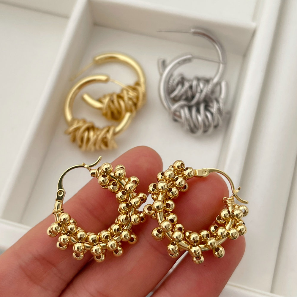 Fashion metal twist earrings