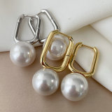 Pearl drop square earrings