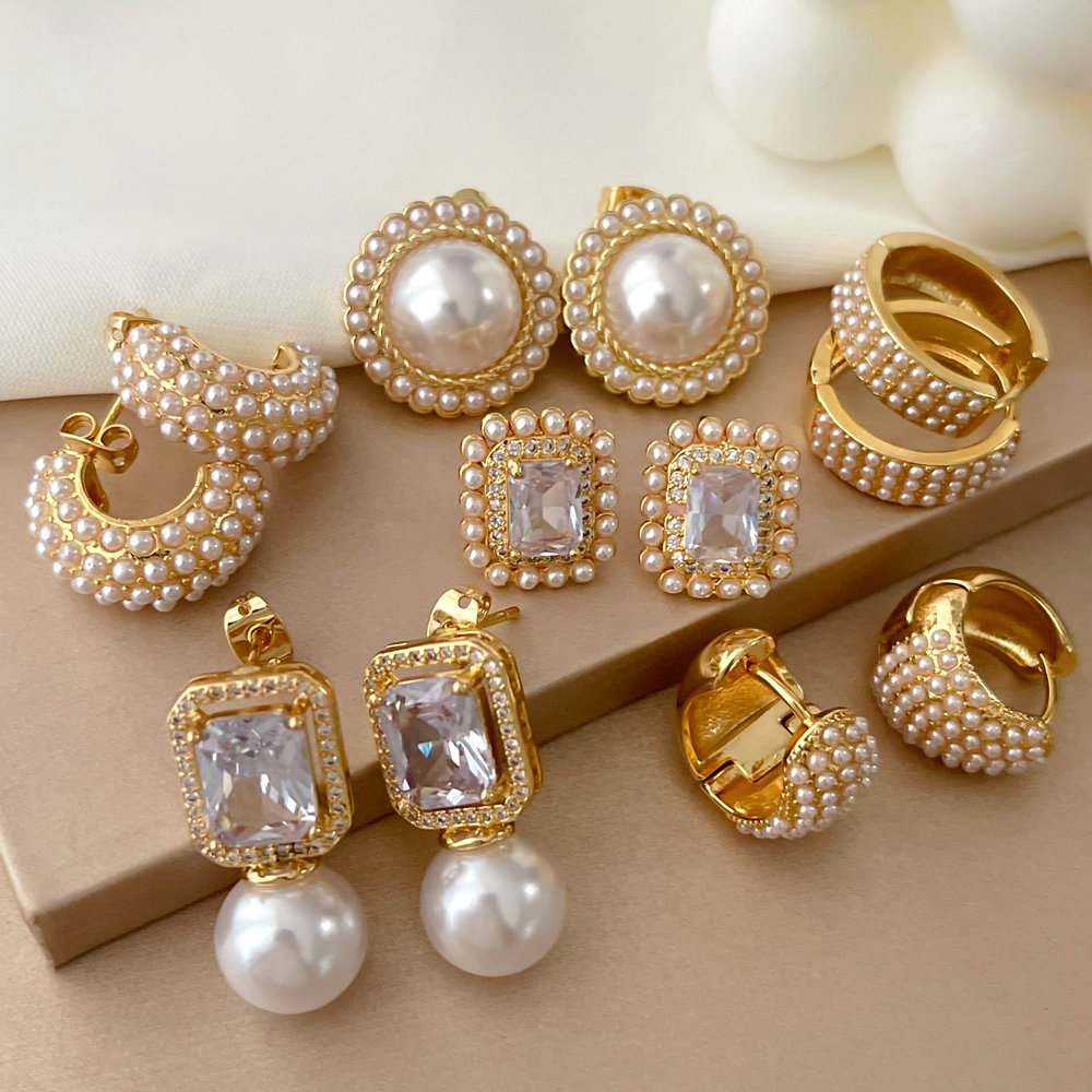 Fashion pearl earrings