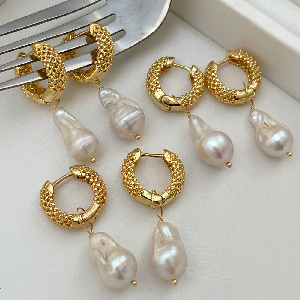 Fresh water pearl earrings