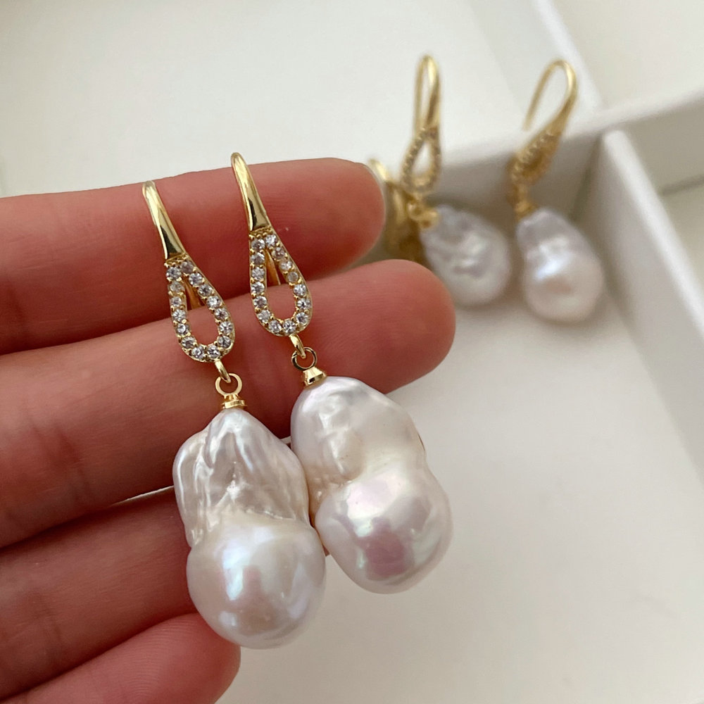 Fresh water pearl earrings