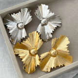 Metal chunky leaf earrings
