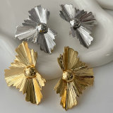 Metal chunky leaf earrings
