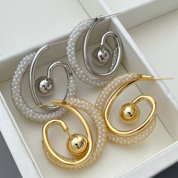 Fashion metal earrings
