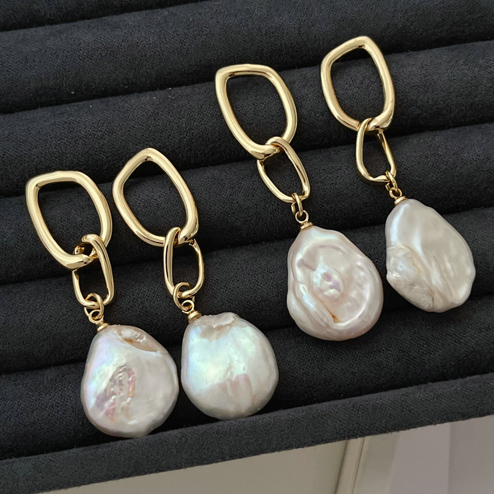 Fresh water pearl earrings