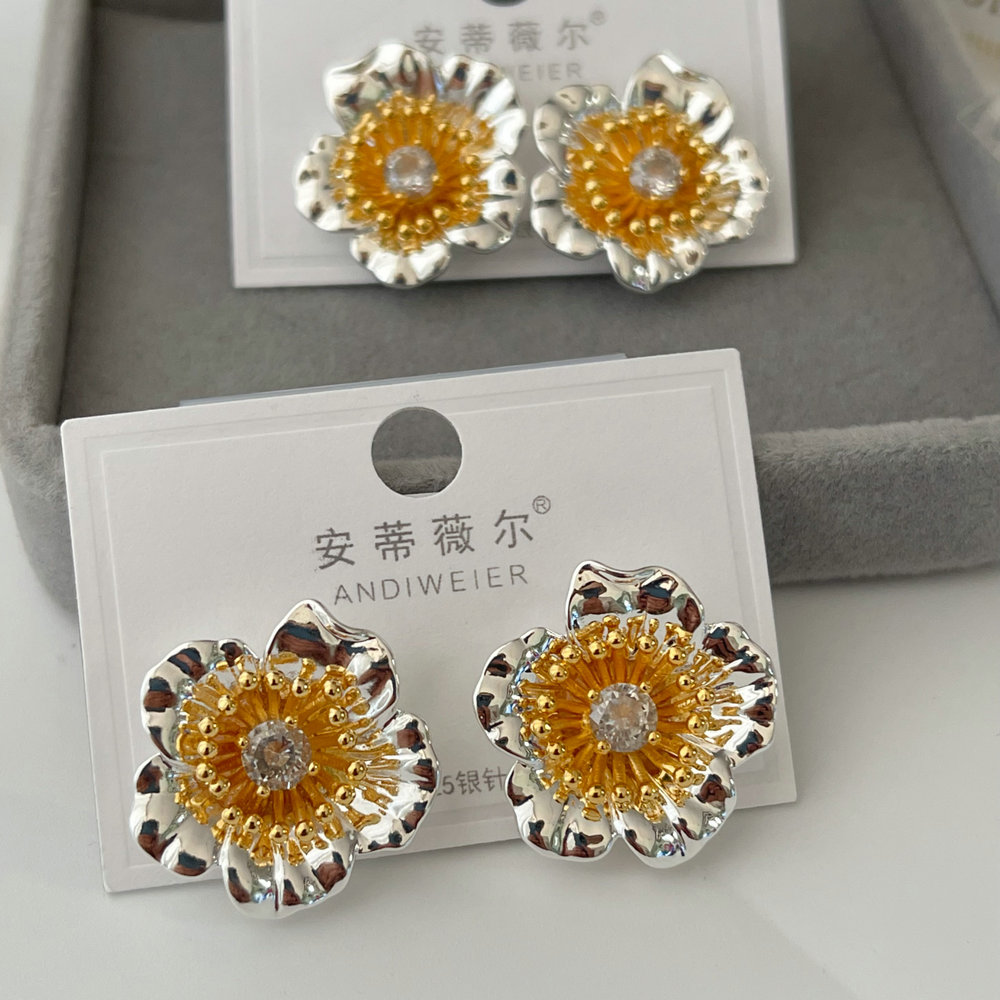 Two tone flower earrings