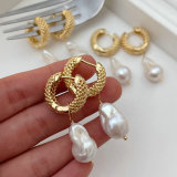 Fresh water pearl earrings