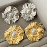 Metal round shape earrings