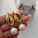 Fashion pearl drop earrings