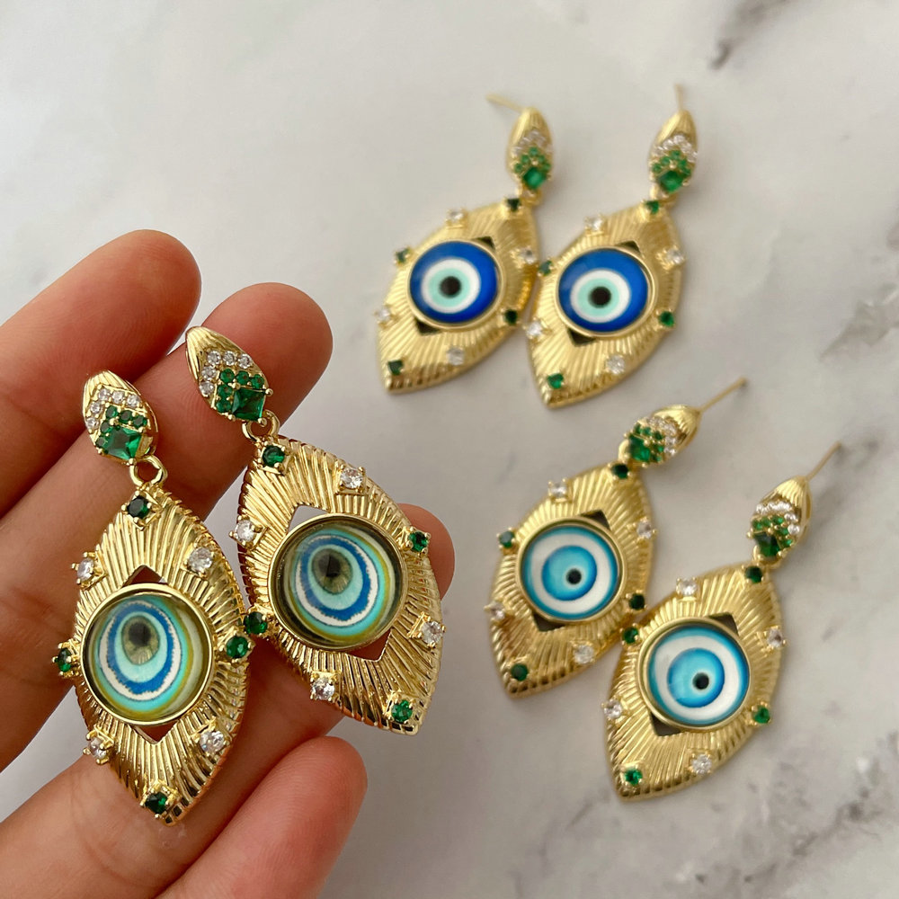 Eye earrings