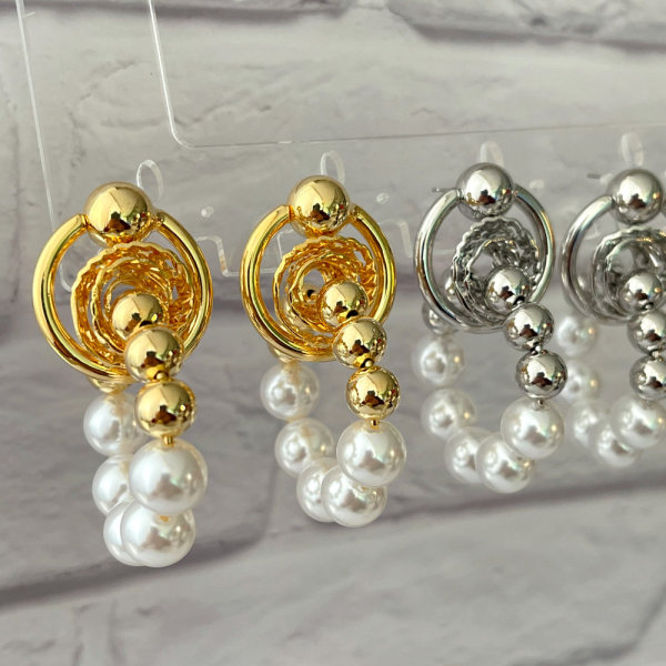 Pearl circle drop earrings