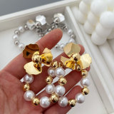 Flower pearl earrings