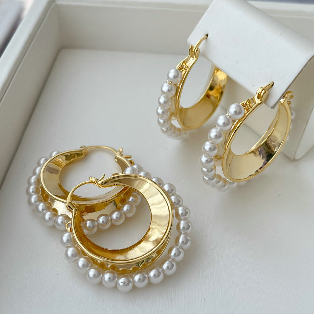 Fashion pearl hoop
