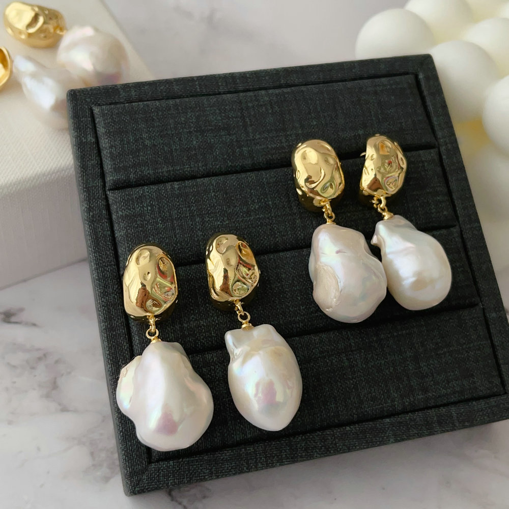 Fresh water pearl earrings