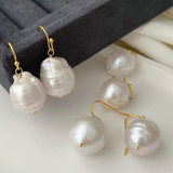 Fresh water pearl earrings