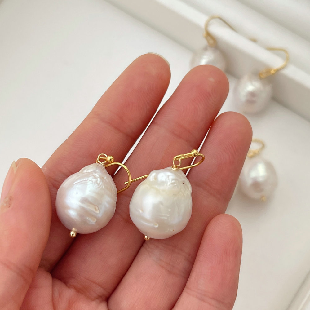 Fresh water pearl earrings