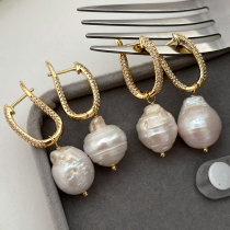 Fresh water pearl earrings