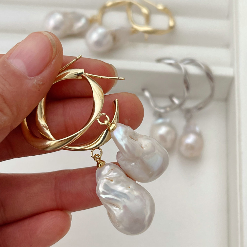 Fresh water pearl earrings