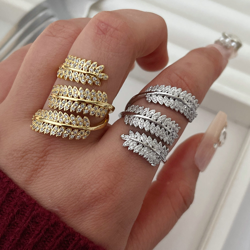 Pave zircon leaf ring