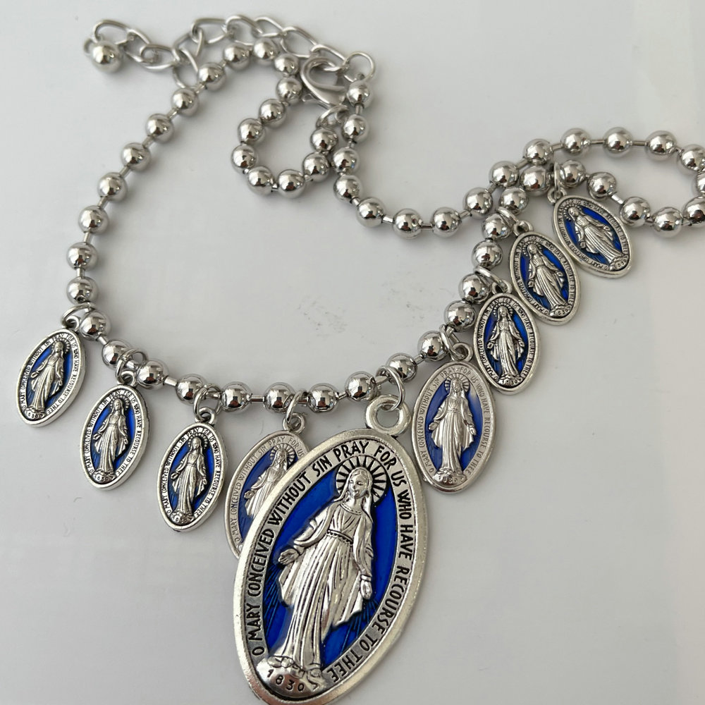 Charm bead necklace