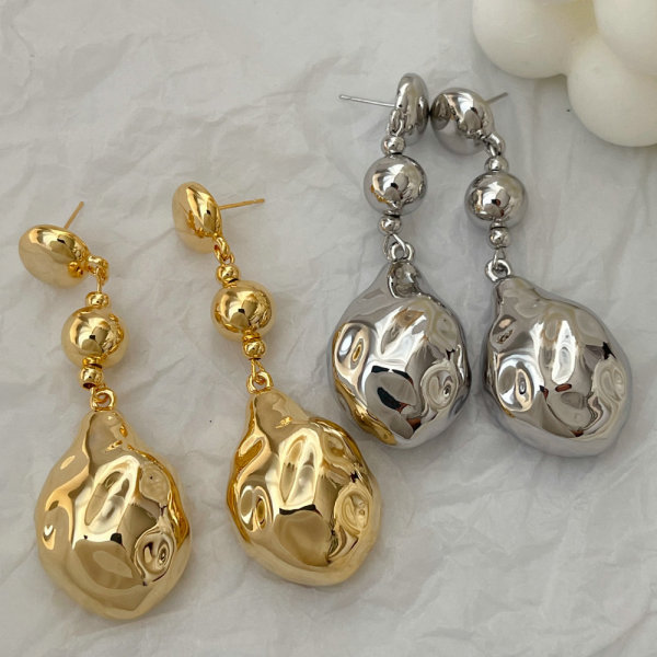 Metal teardrop long earrings