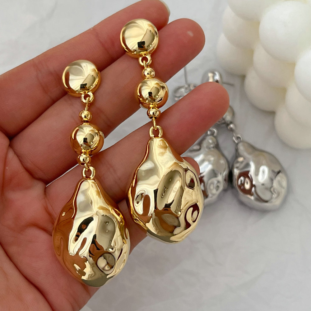 Metal teardrop long earrings