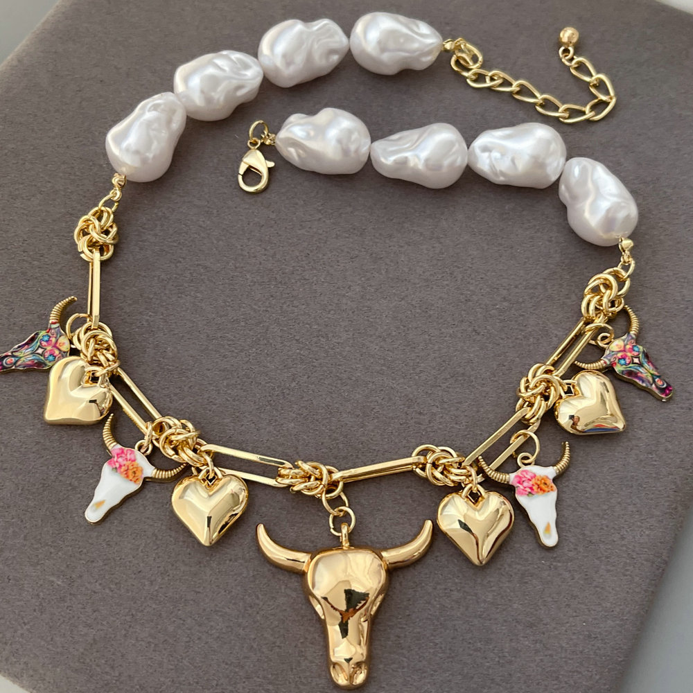 Horn charm necklace