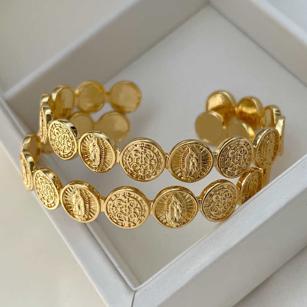 Metal cross bracelet