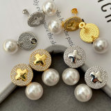 Clover pearl earrings