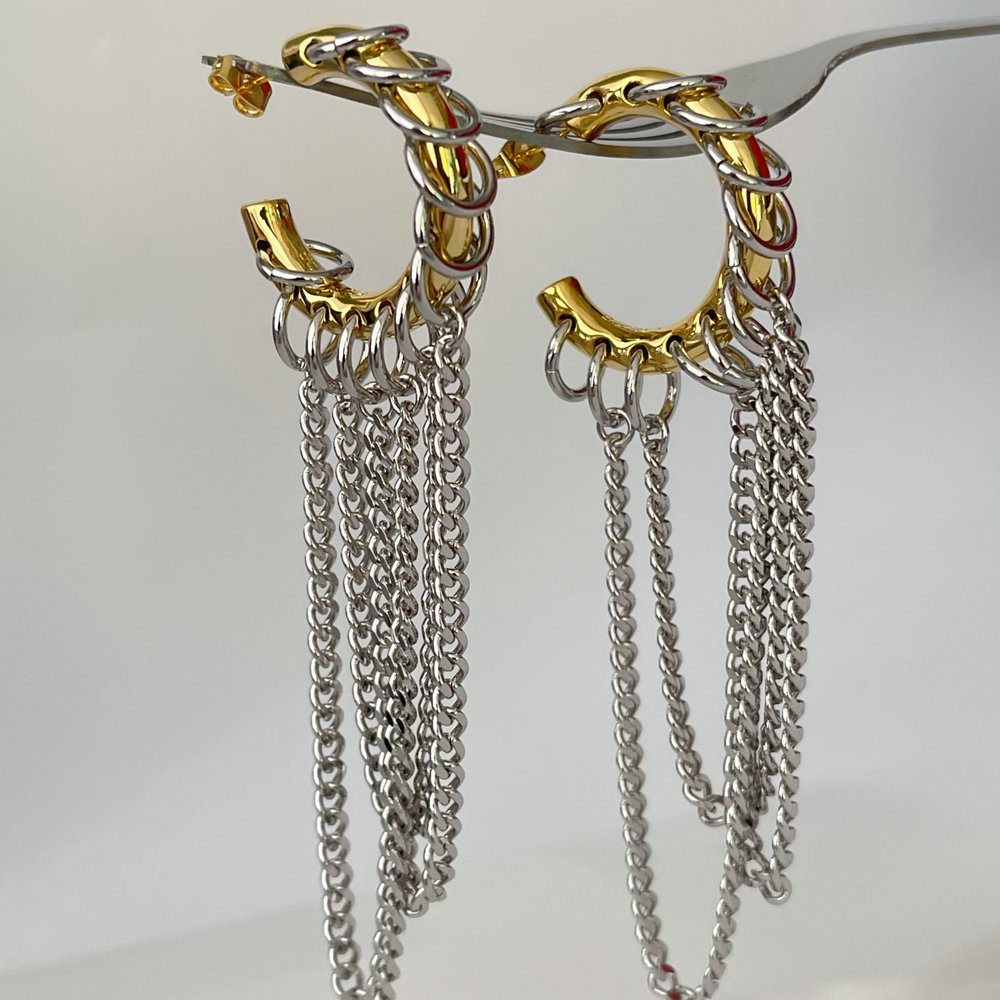 Metal circle chain earrings
