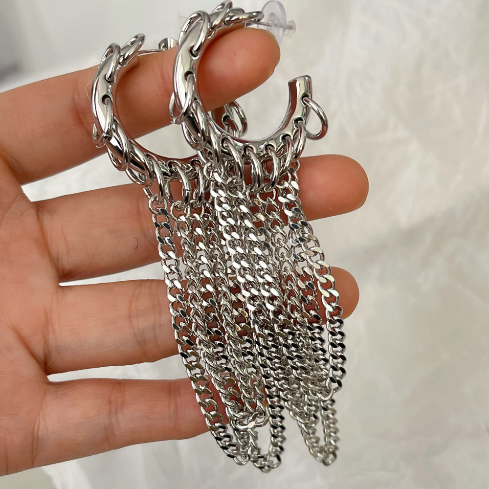 Metal circle chain earrings
