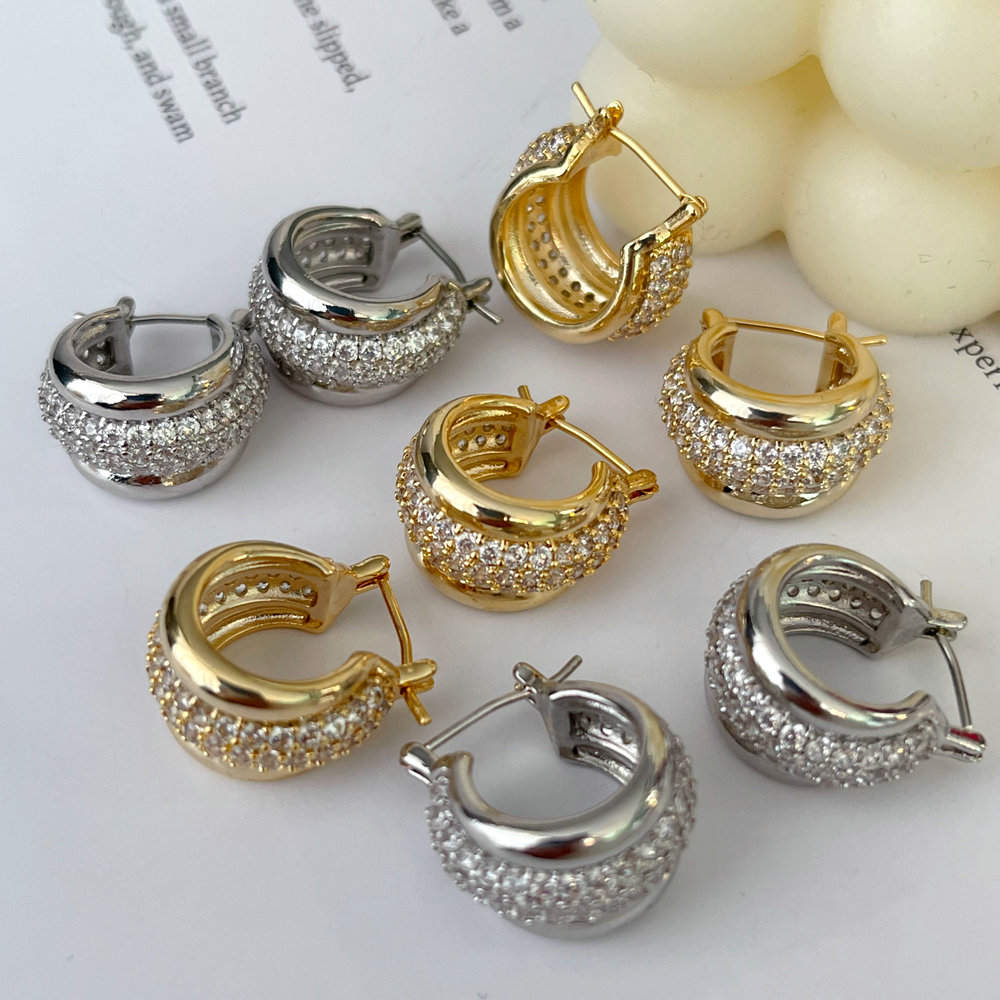 Pave zircon basic hoop