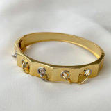 Fashion circle charm bangle